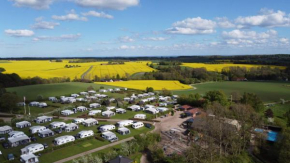 Løgballe Camping & Cottages, Stouby